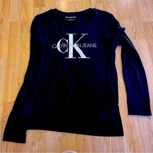 Long sleeve pull over black silky, Calvin Klein top medium size